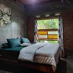 Ethnic Guesthouse In The Countryside
